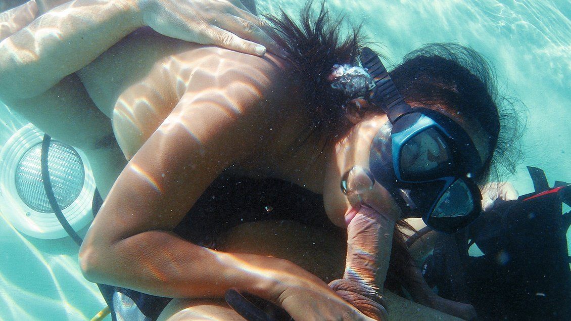 Sexy girl freediving underwater adventure