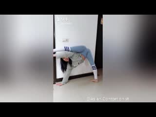 True N. reccomend contortionist sexy splits stretches