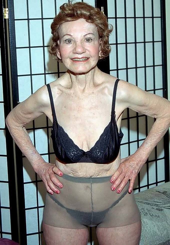 Granny sexy desnuda