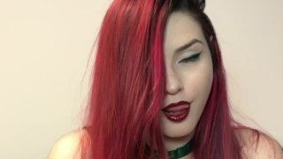 Meatball reccomend Poison Ivy deadly lipstick.