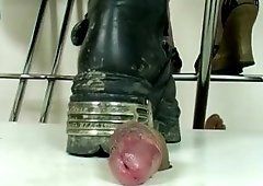Kitten reccomend different boots crush cock