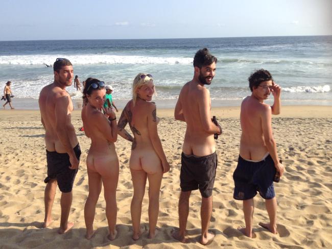 2-bit recommendet beach go topless