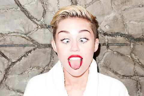 ATV reccomend Uncensored images of miley cyrus tounge