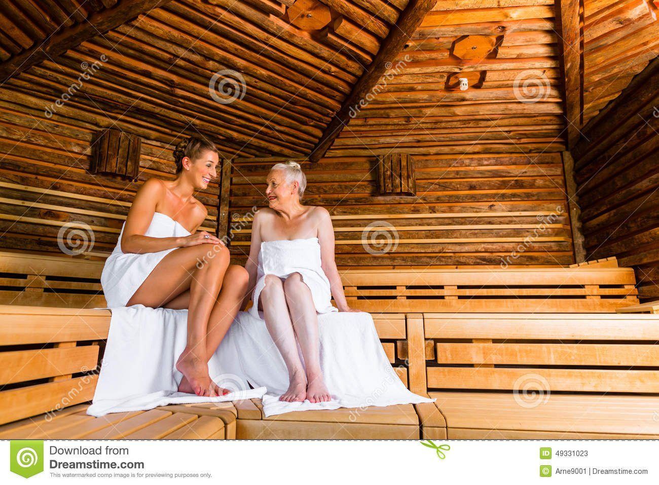 Matchpoint reccomend Mature woman in sauna