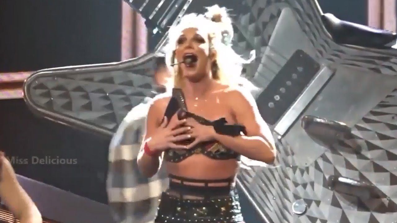 Ice reccomend Britney boob slip video