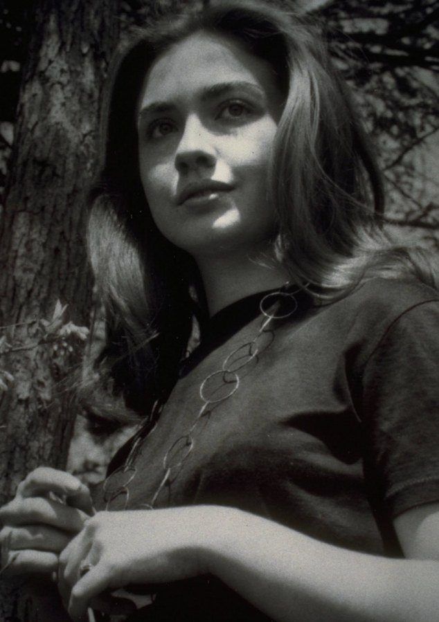 Hillary clinton when she was young naked
