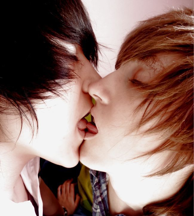 Solstice reccomend Hot emo lesbians kissing