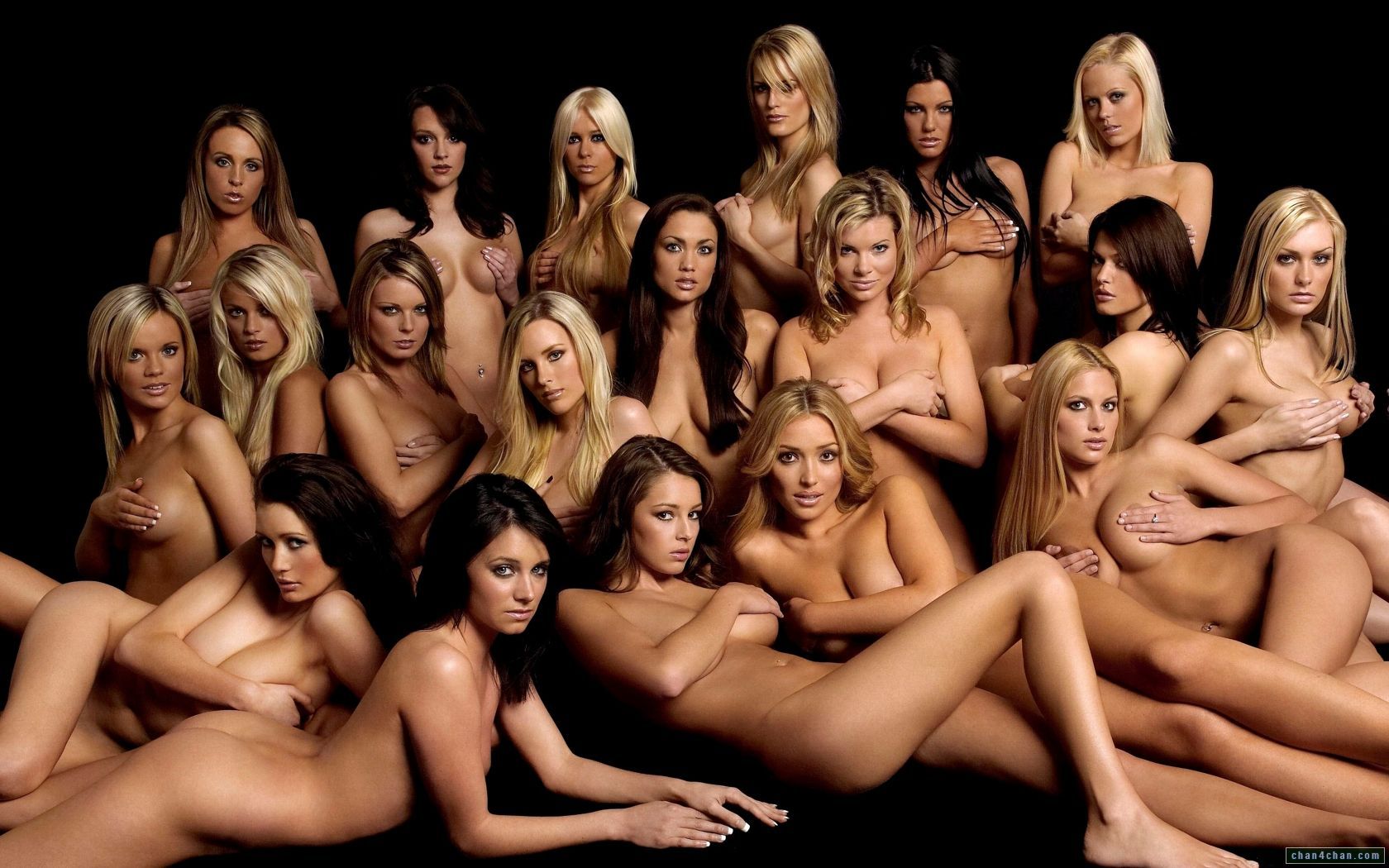Nude sexy girl group